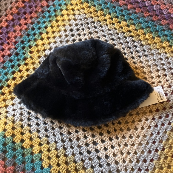 Black Fuzzy / Fur Bucket Hat - Picture 1 of 5